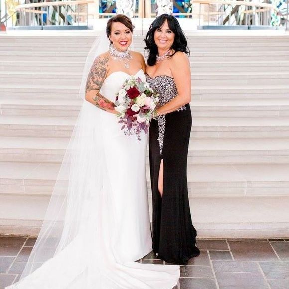 Meet your Posher, Jennifer - Picture 1 of 1